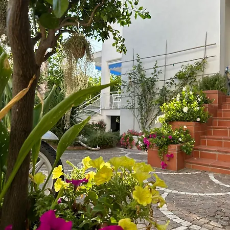 Cettina Boutique Konukevi Sorrento